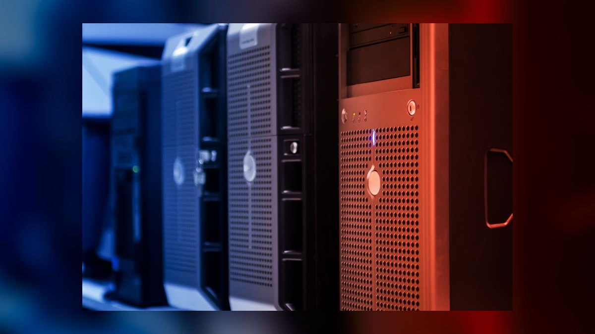 What is Outreach data-center strategy through 2027 — figure 6