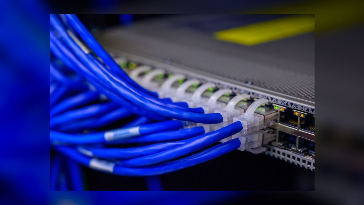 What is Outreach data-center strategy through 2027 — figure 7