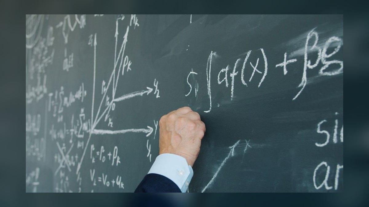 What does Outreach churn math look like under AI pressure — figure 5