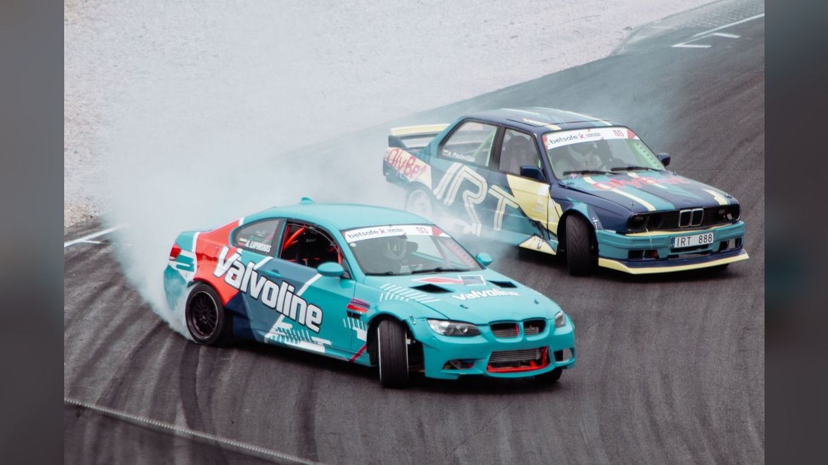 What should Salesloft do about the Drift acquisition value — figure 5