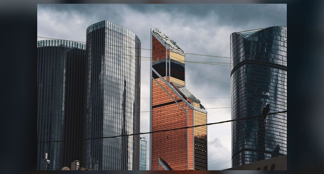 How does Salesloft grow internationally without Vista cost-cutting?