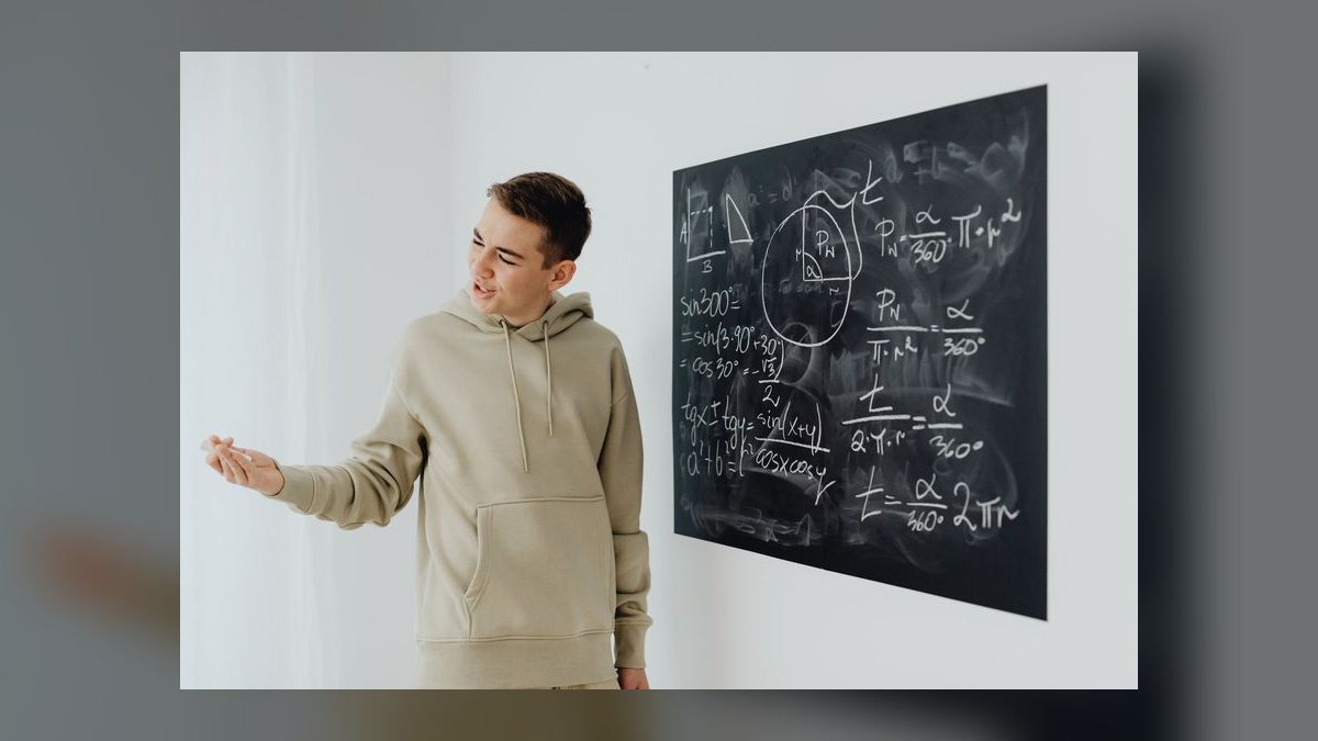 What does Salesloft churn math look like under Vista pressure — figure 10