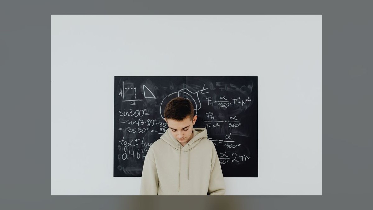 What does Salesloft churn math look like under Vista pressure — figure 9