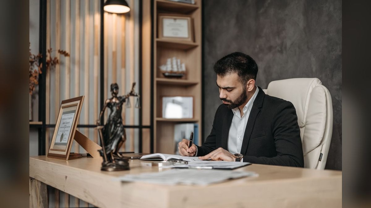 How do I sell into Legal / Compliance without losing momentum — figure 2