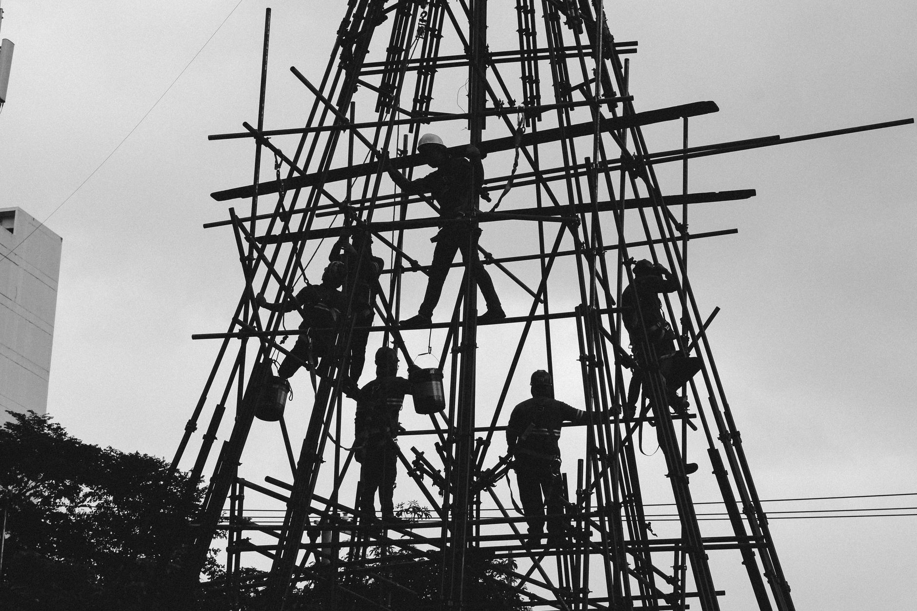 How do you structure OTE for a 6-person SDR team in 2027 — figure 3