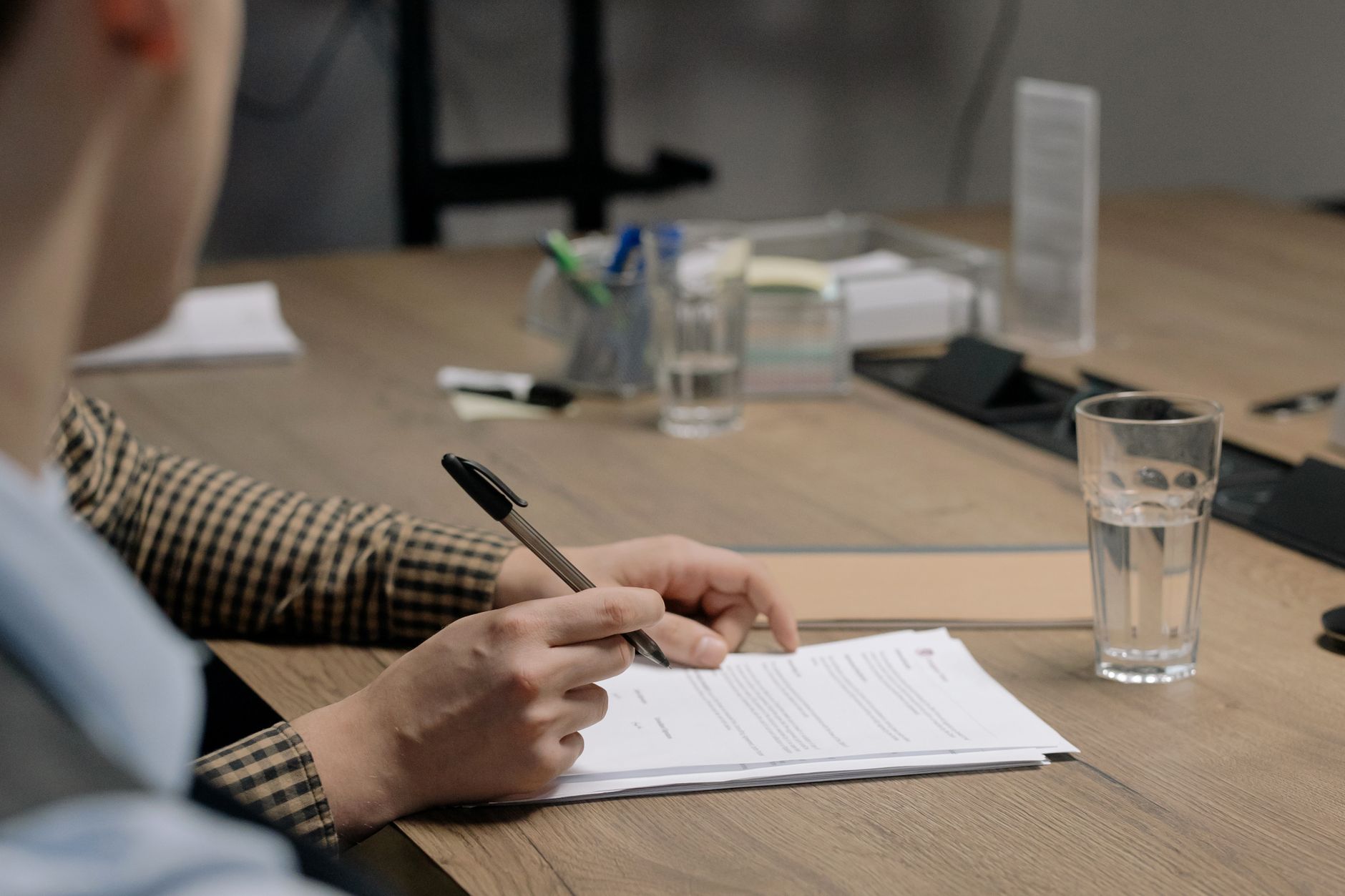 How do you run a deal desk that speeds up approvals in 2027 — figure 3