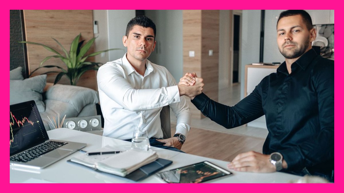 How do you run a deal desk that speeds up approvals in 2027?