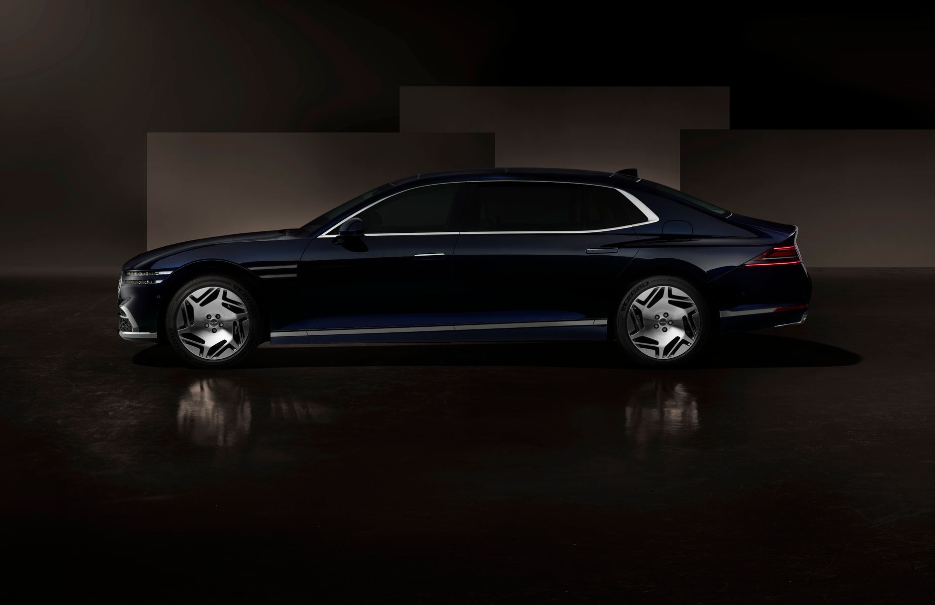 8. Genesis G90 Luxury Cars