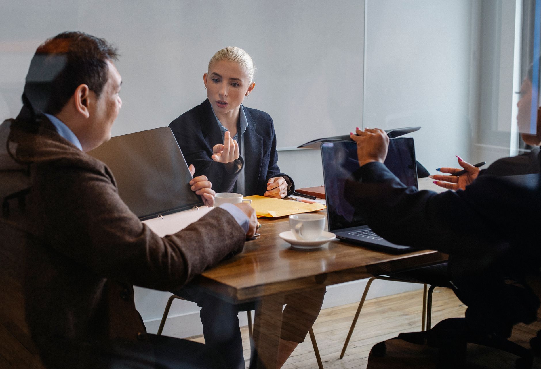 How do you have a hard conversation with an underperforming rep in 2027 — figure 1