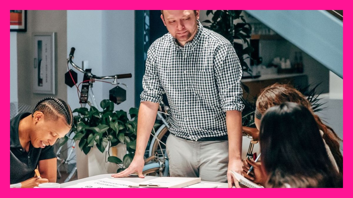 How do you build a 30-60-90 day plan as a new sales leader in 2027?