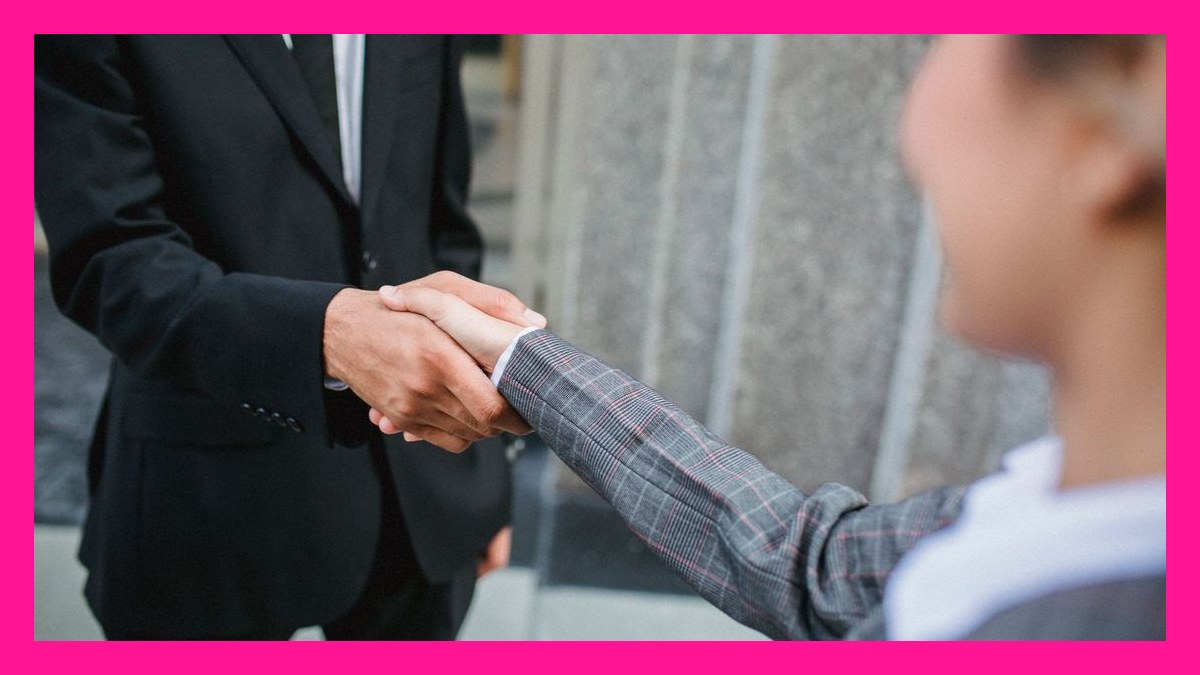 How do you build leverage in enterprise deal negotiations in 2027?