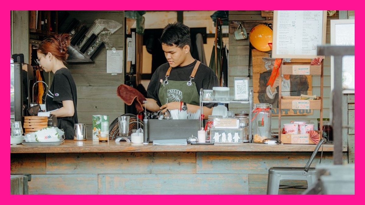 How do you predict customer churn before renewal in 2027?