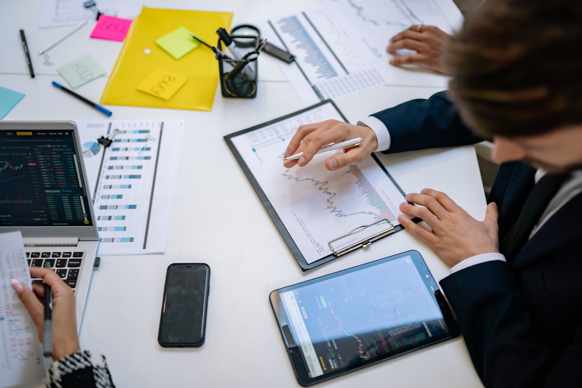 What marketing ops tech stack do high-performing B2B teams run in 2027 — figure 2