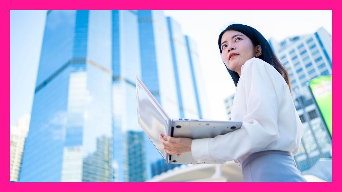 How do you build a customer success playbook that actually reduces churn in 2027?