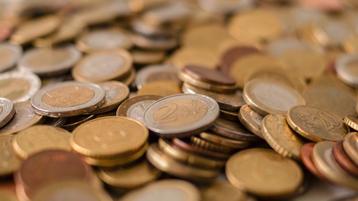 How do you structure a B2B demand gen budget across paid, content, and events in 2027?