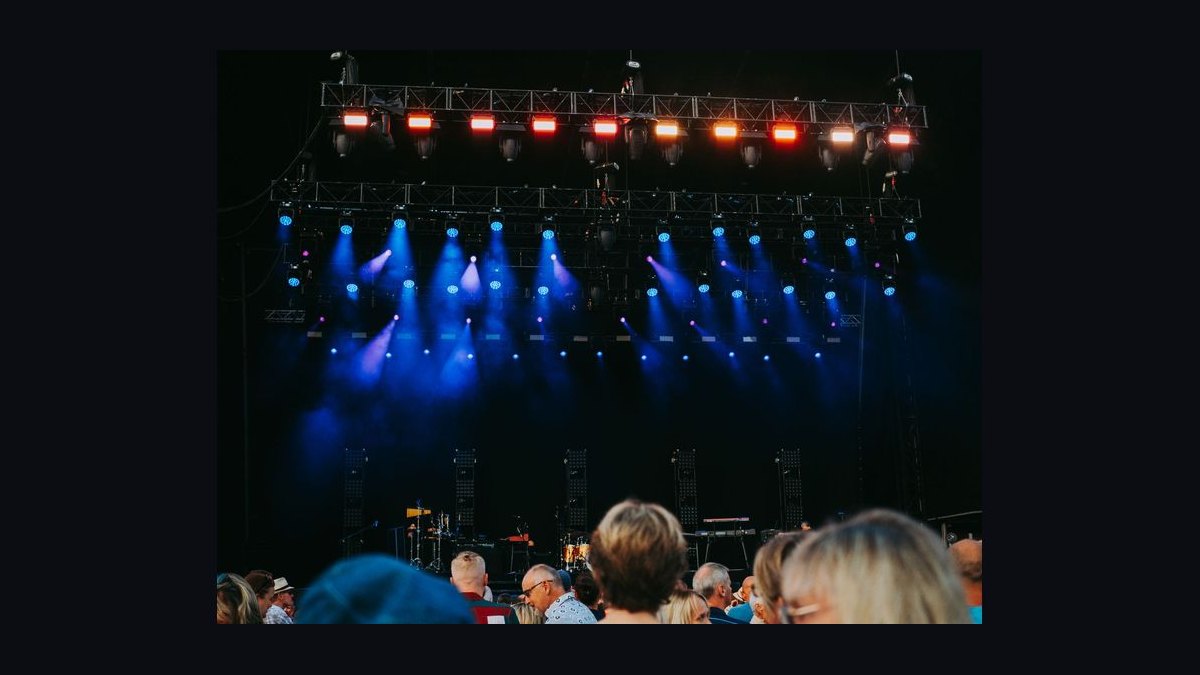 What are the best outdoor concerts to see this summer — figure 9