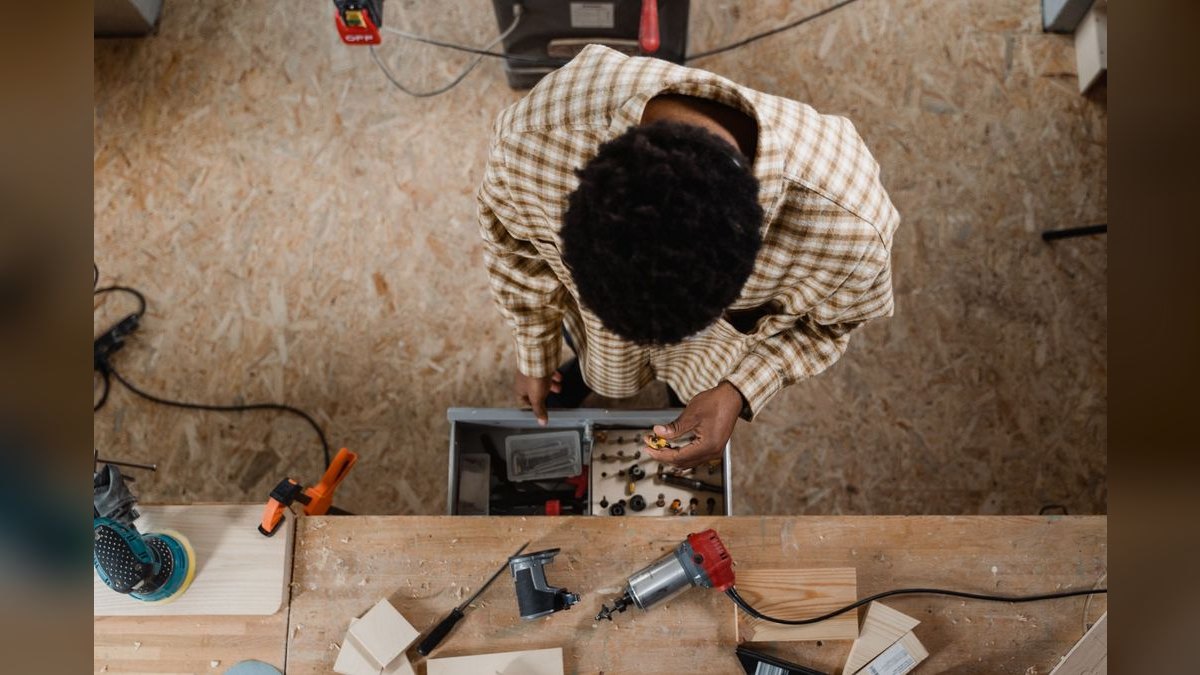 How do you start a woodworking shop business in 2027?