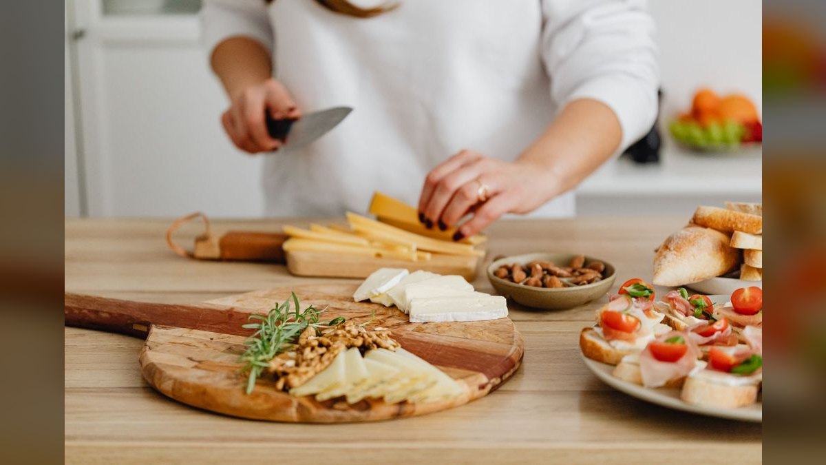 How do you start a charcuterie board business in 2027?