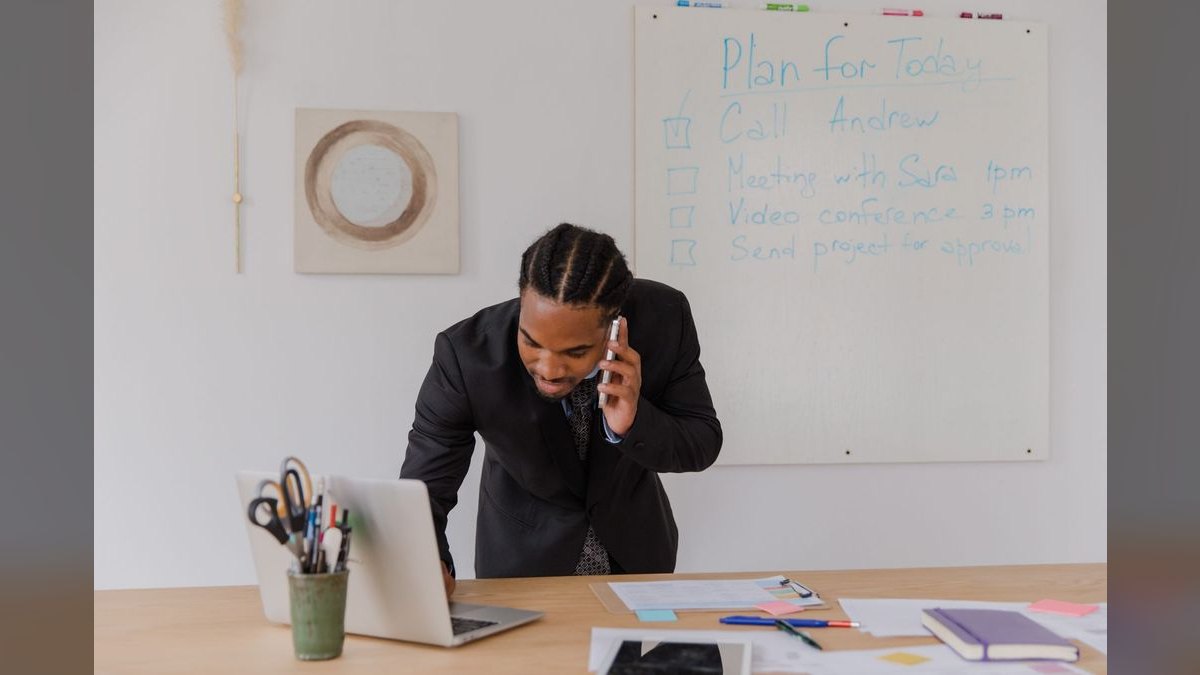 How do you tell if your sales playbook is being actively followed versus sitting forgotten in a Notion page — figure 3