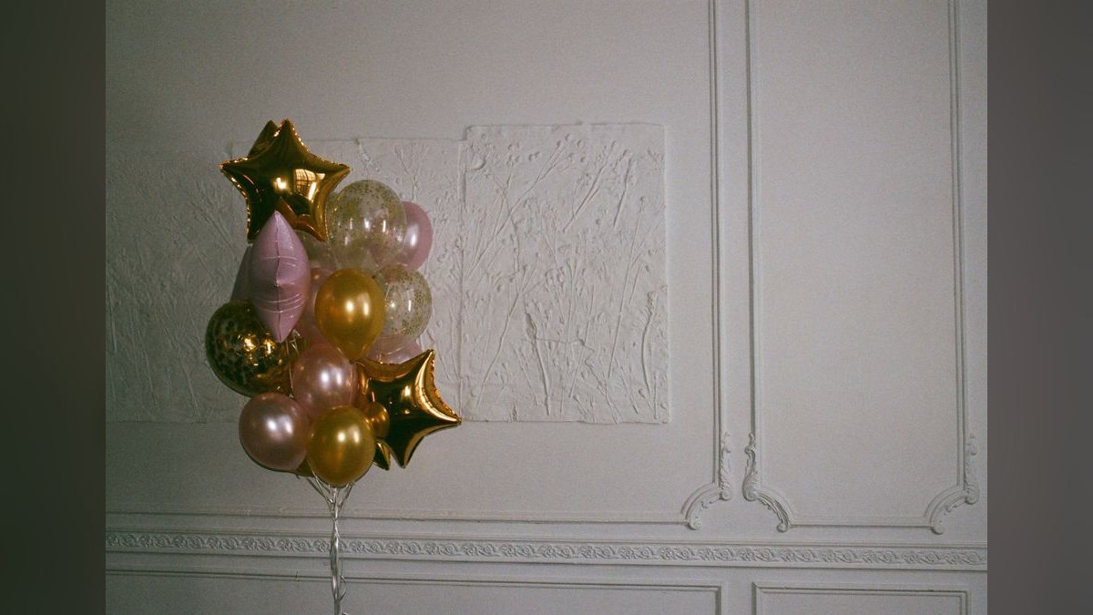 How do you start a balloon decor business in 2027?