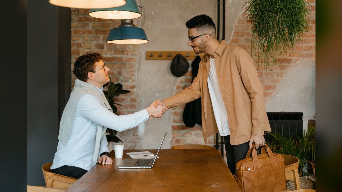 What's the right way to handle a deal where the buyer wants to talk to your CEO every week — figure 6