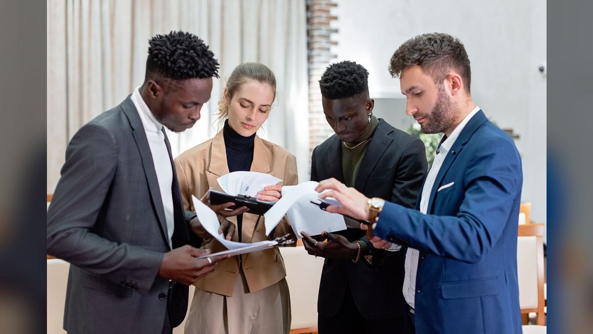 What red flags should I look for in a CRO candidate's track record — figure 4