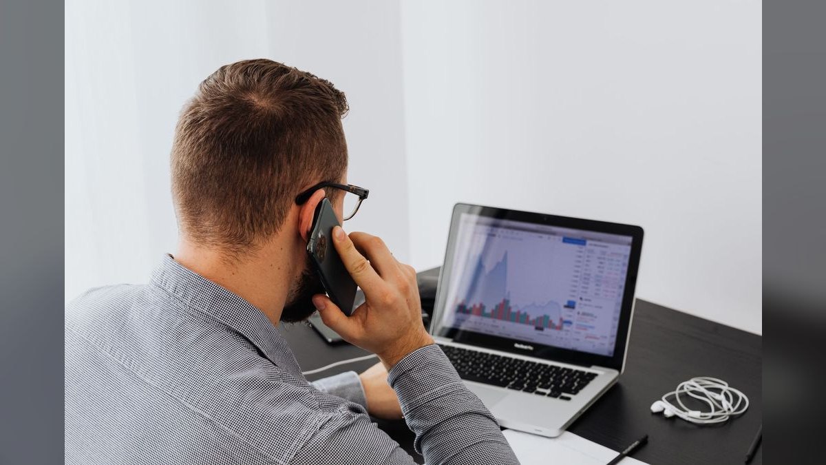 How do you tell if your sales tech stack is actually being adopted or just being paid for every month — figure 4