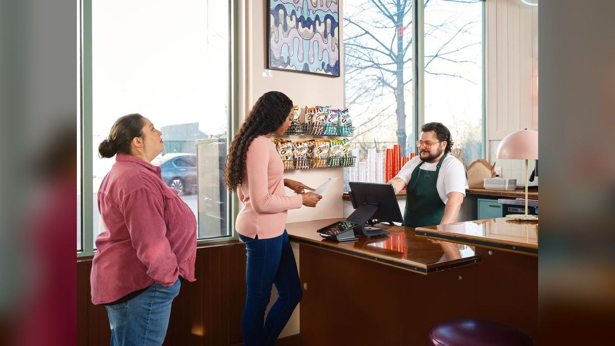 What's the right way to share customer health data with reps without overwhelming them with dashboards — figure 1