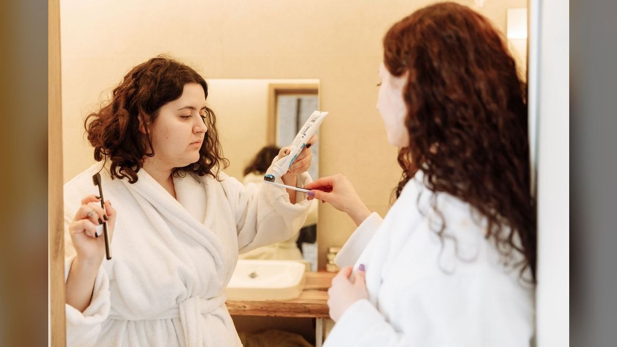 What's the right way to share customer health data with reps without overwhelming them with dashboards — figure 3