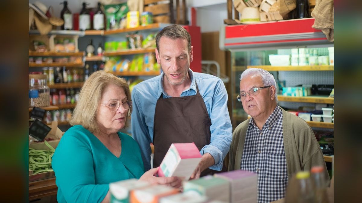 What's the right way to share customer health data with reps without overwhelming them with dashboards — figure 5