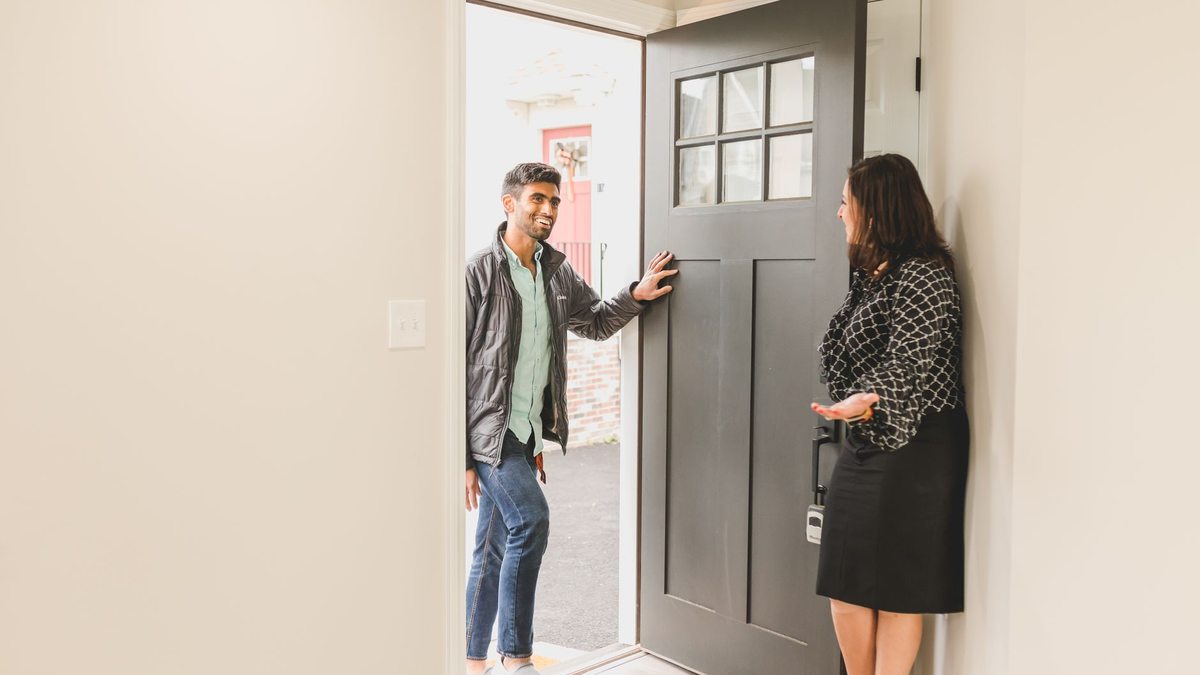 How do you handle a buyer whose champion just got hit with a hiring freeze and lost their team expansion budget?