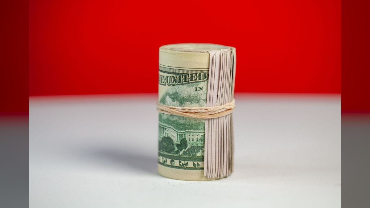 What's the right way to roll out a new pricing model without breaking existing customer contracts and trust — figure 1
