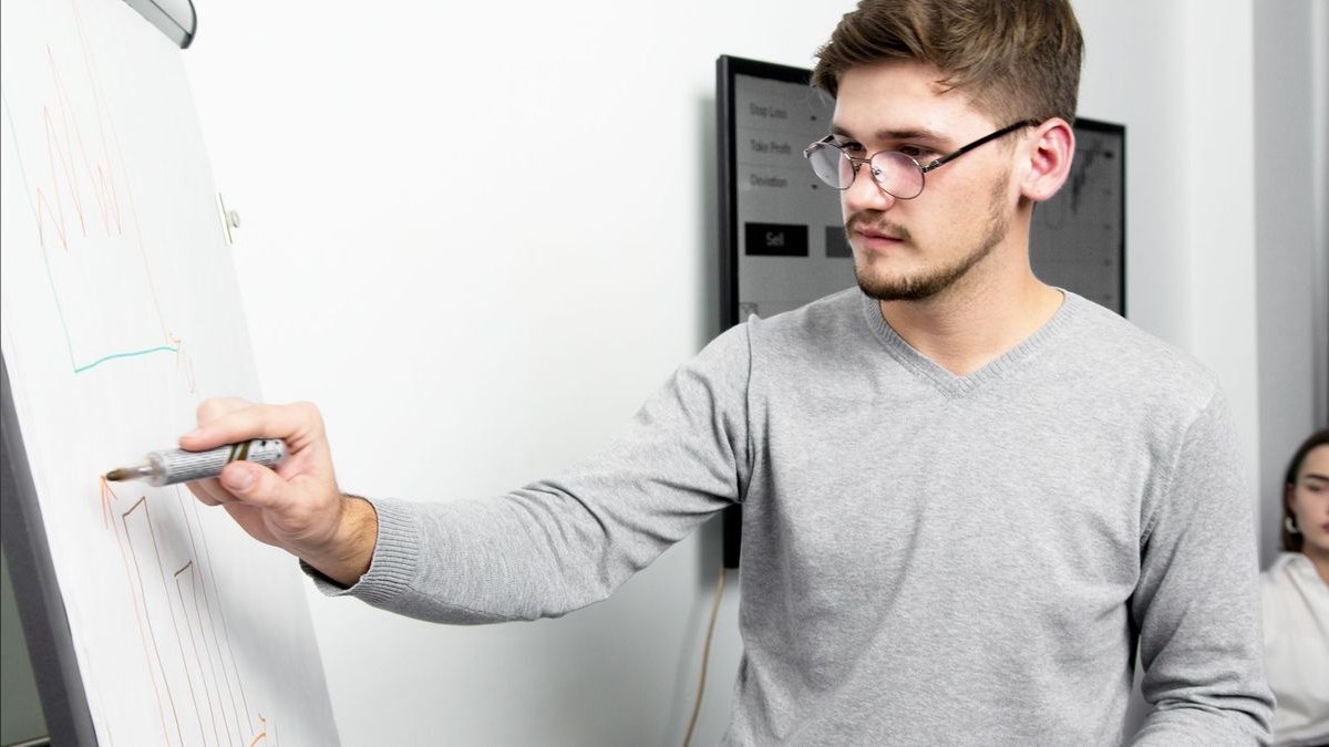 Should a first sales hire come from a competitor or from outside the space — figure 3
