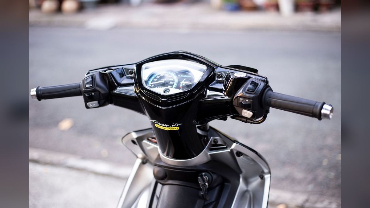 What's the right way to handle a deal where the buyer's lawyer is hostile and adversarial from the first redline — figure 4