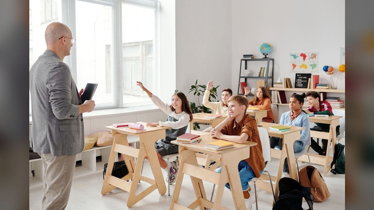What questions reveal a prospect's buying committee that they haven't told you about — figure 2