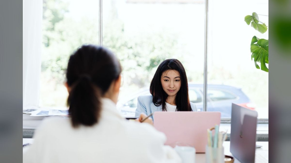 What's the right interview signal for sales coaching ability — figure 2
