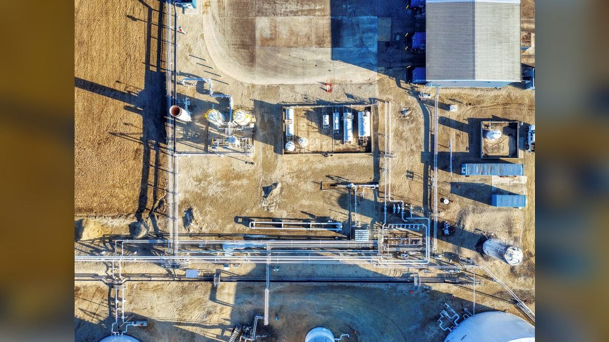 What's a good pipeline coverage ratio for forecasting accuracy?