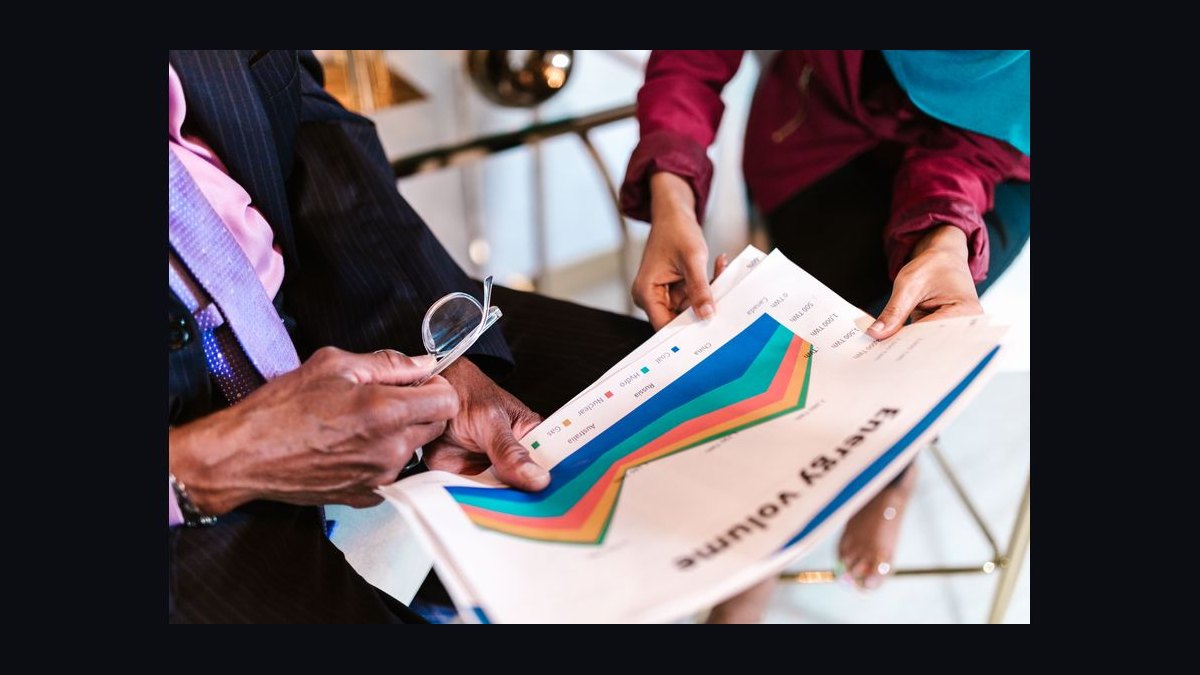 How do you separate NRR, GRR, and logo retention when board auditors ask which is 'real' — figure 4