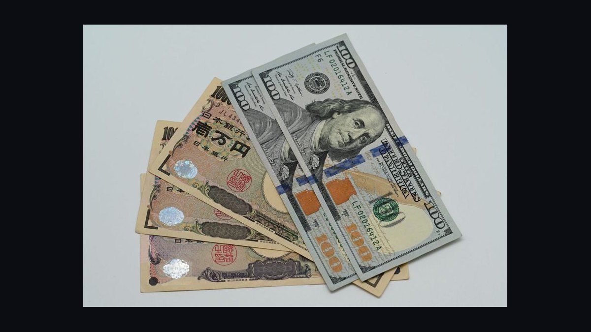 How do I model FX risk when scaling revenue across 4+ currency zones — figure 9