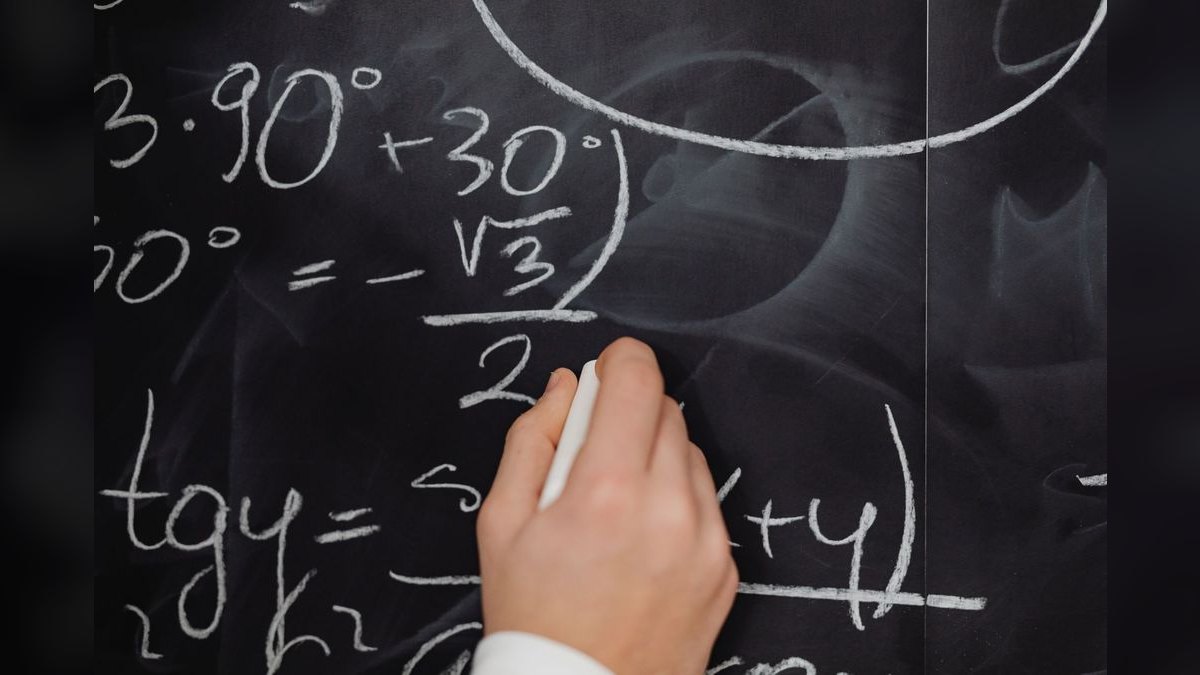 What's the math on recruiting customers into a reference program — figure 4