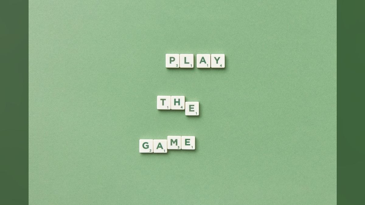 When should a CSM initiate a save play for at-risk accounts — figure 3
