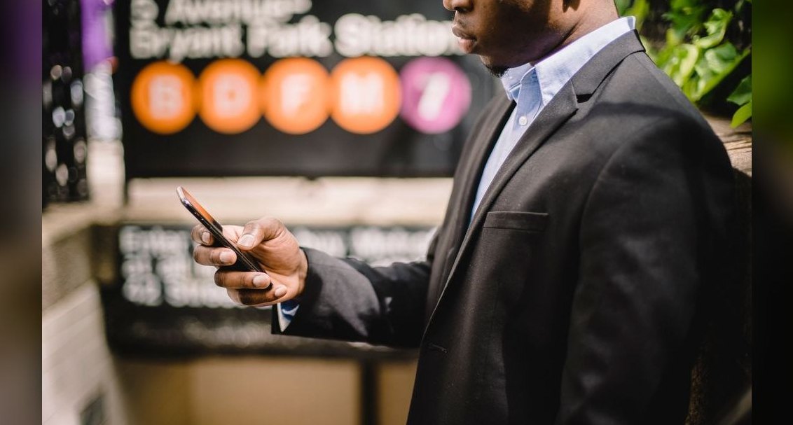 What outreach sequence and messaging works best for win-back campaigns?