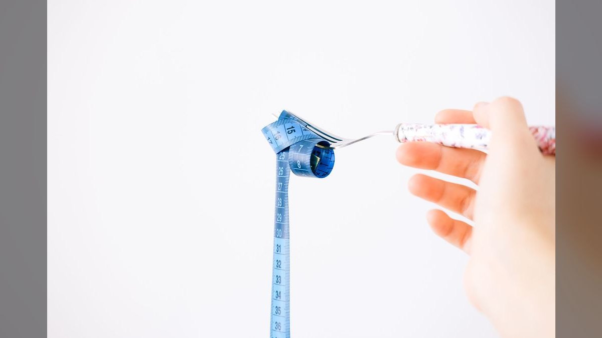 How do you measure and improve health-score model accuracy — figure 4