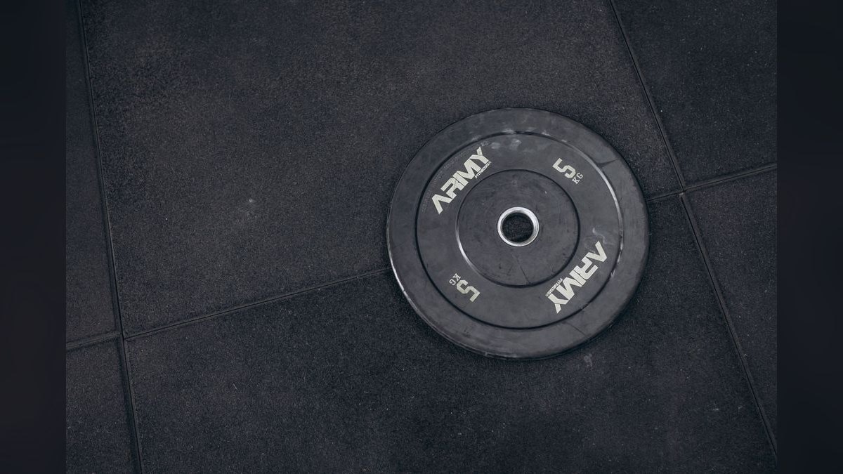 How should you weight financial health signals like payment delays and usage-to-ARR ratio — figure 3