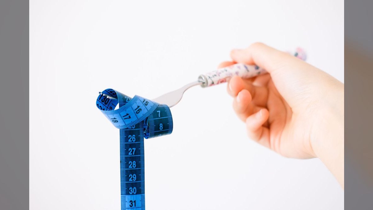 How should you weight financial health signals like payment delays and usage-to-ARR ratio — figure 6