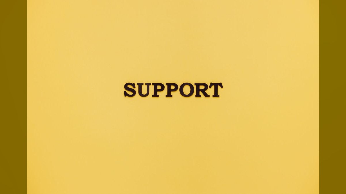 What support ticket patterns signal imminent churn vs. healthy escalations — figure 4