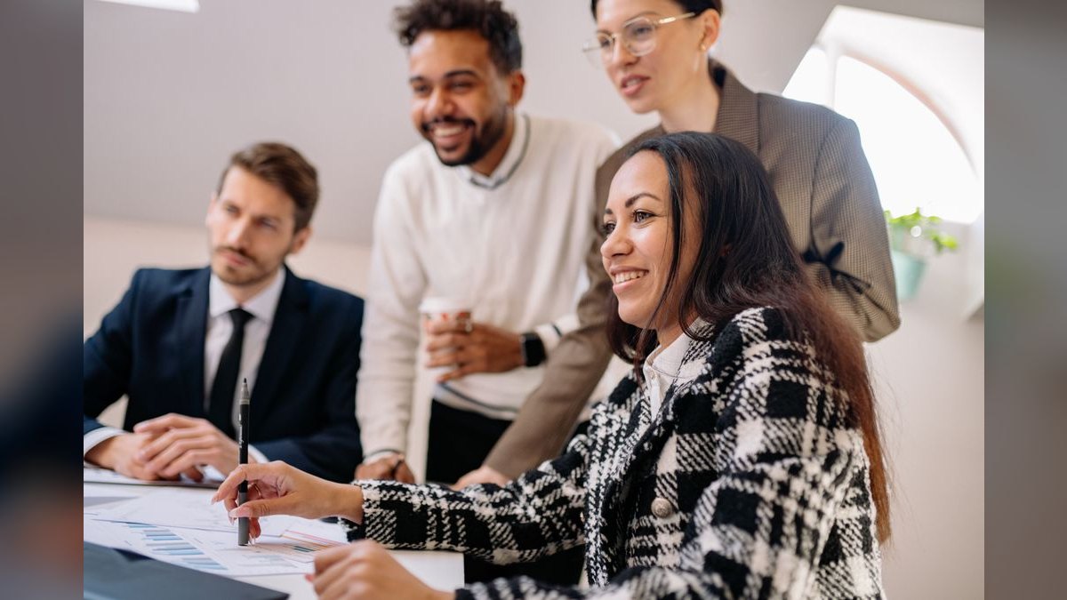 How do you write sales messaging that works in a crowded buyer journey where prospects see 50+ vendor claims daily — figure 3