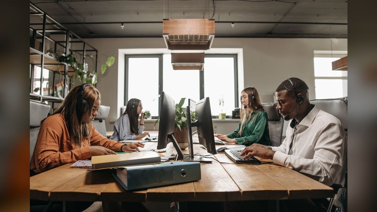 How do you write sales messaging that works in a crowded buyer journey where prospects see 50+ vendor claims daily — figure 4