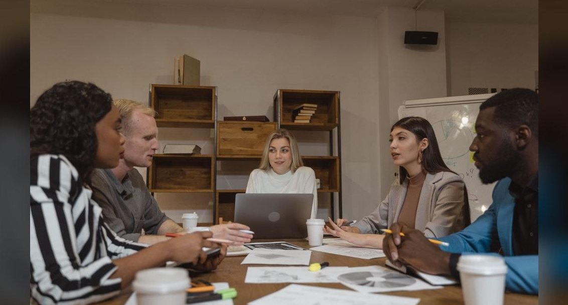 How do you write sales messaging that works in a crowded buyer journey where prospects see 50+ vendor claims daily in 20