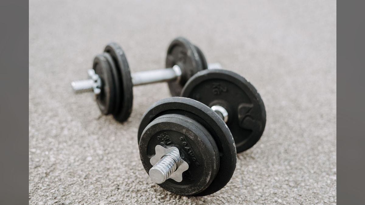 How do I train reps to ask better follow-up questions?